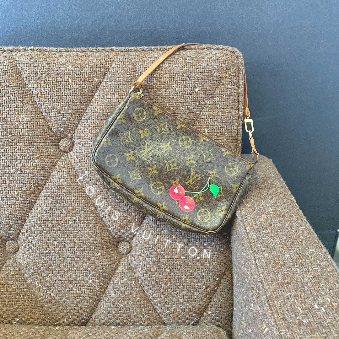 LOUIS VUITTON □ モノグラムチェリー □ポシェット・アクセソワール 