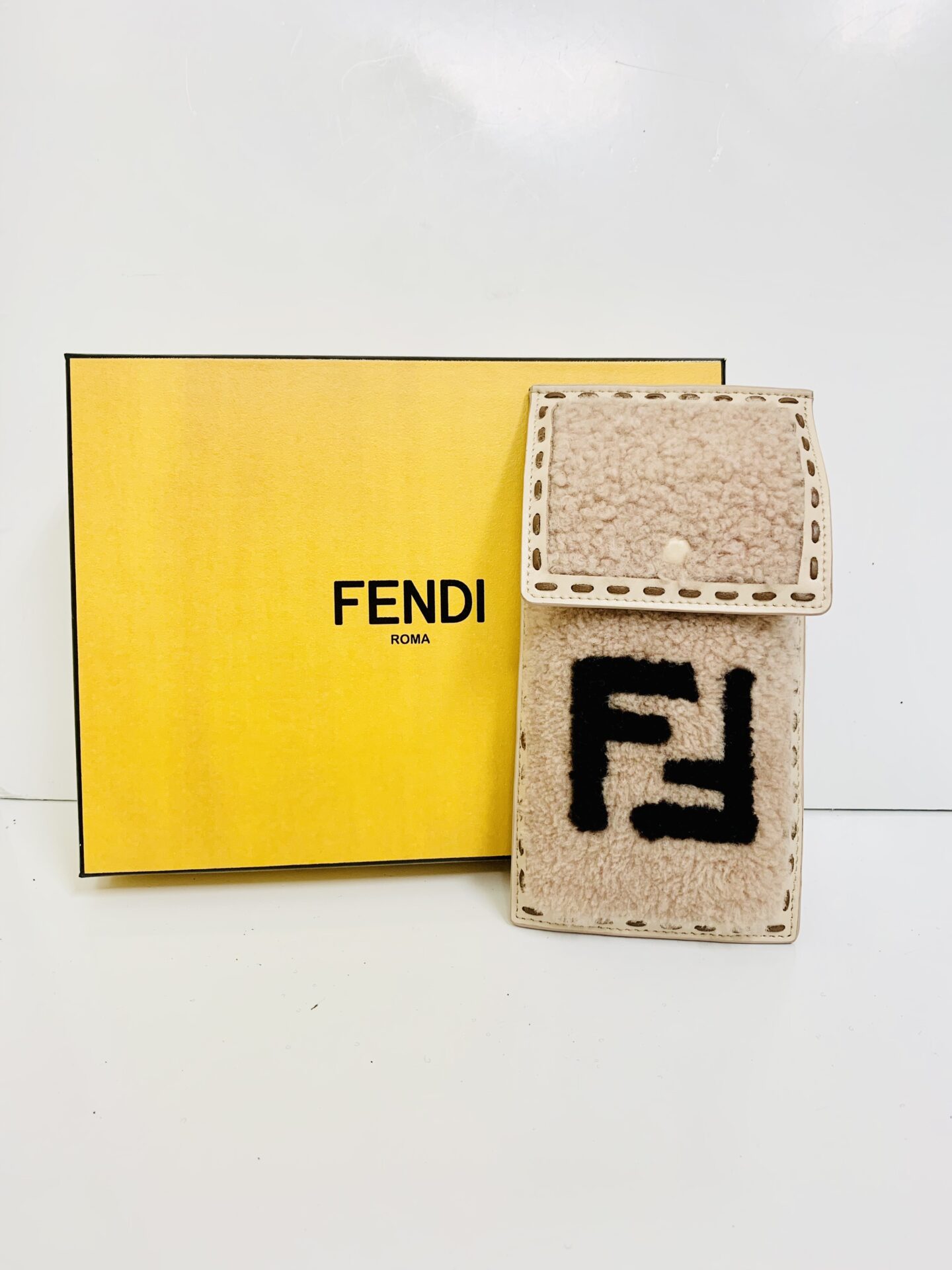 FENDI（フェンディ） スマートフォンケース