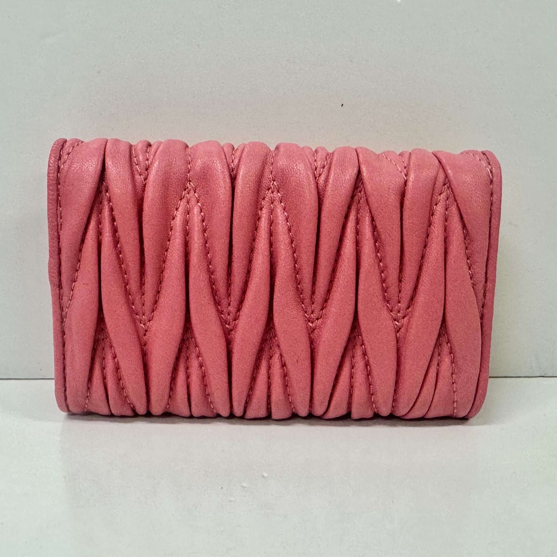 miu miu ミュウミュウ マテラッセ キーケース ピンク 箱付き アウトレット※】ミュウミュウ MIU MIU キーケース MATELASSE