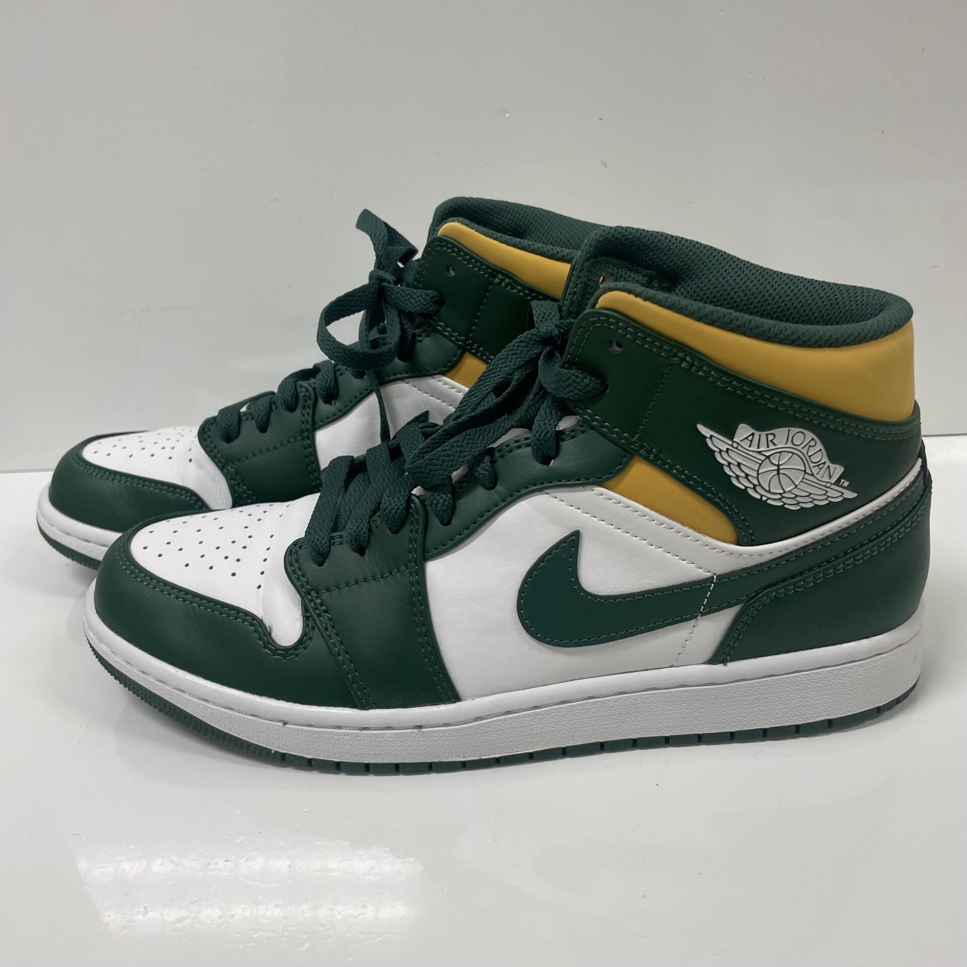 ナイキのスニーカー買取価格しました 【NIKE Air Jodan 1 MID