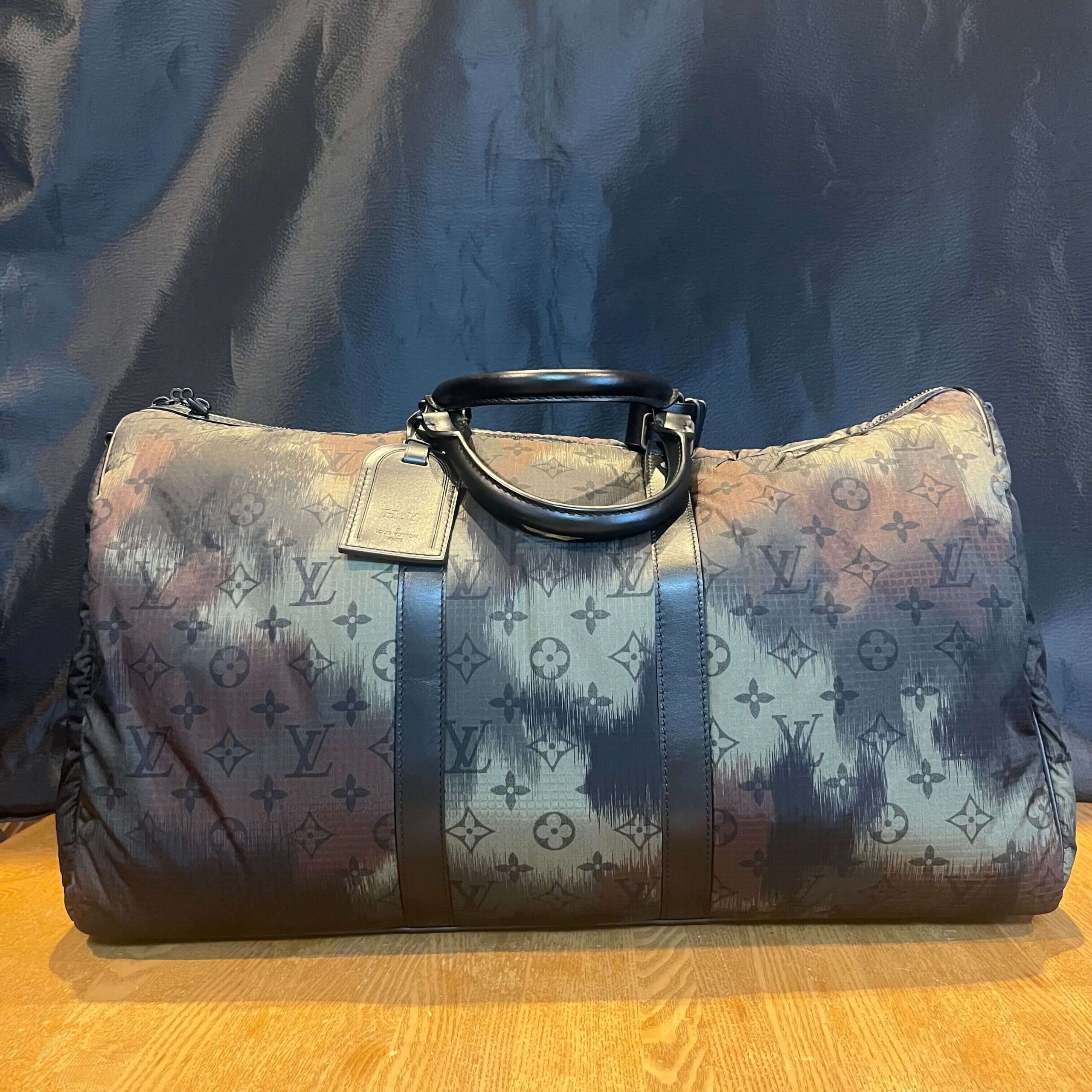 LOUIS VUITTON M56416 キーポル・バンドリエール50を高価買取させていただきました。